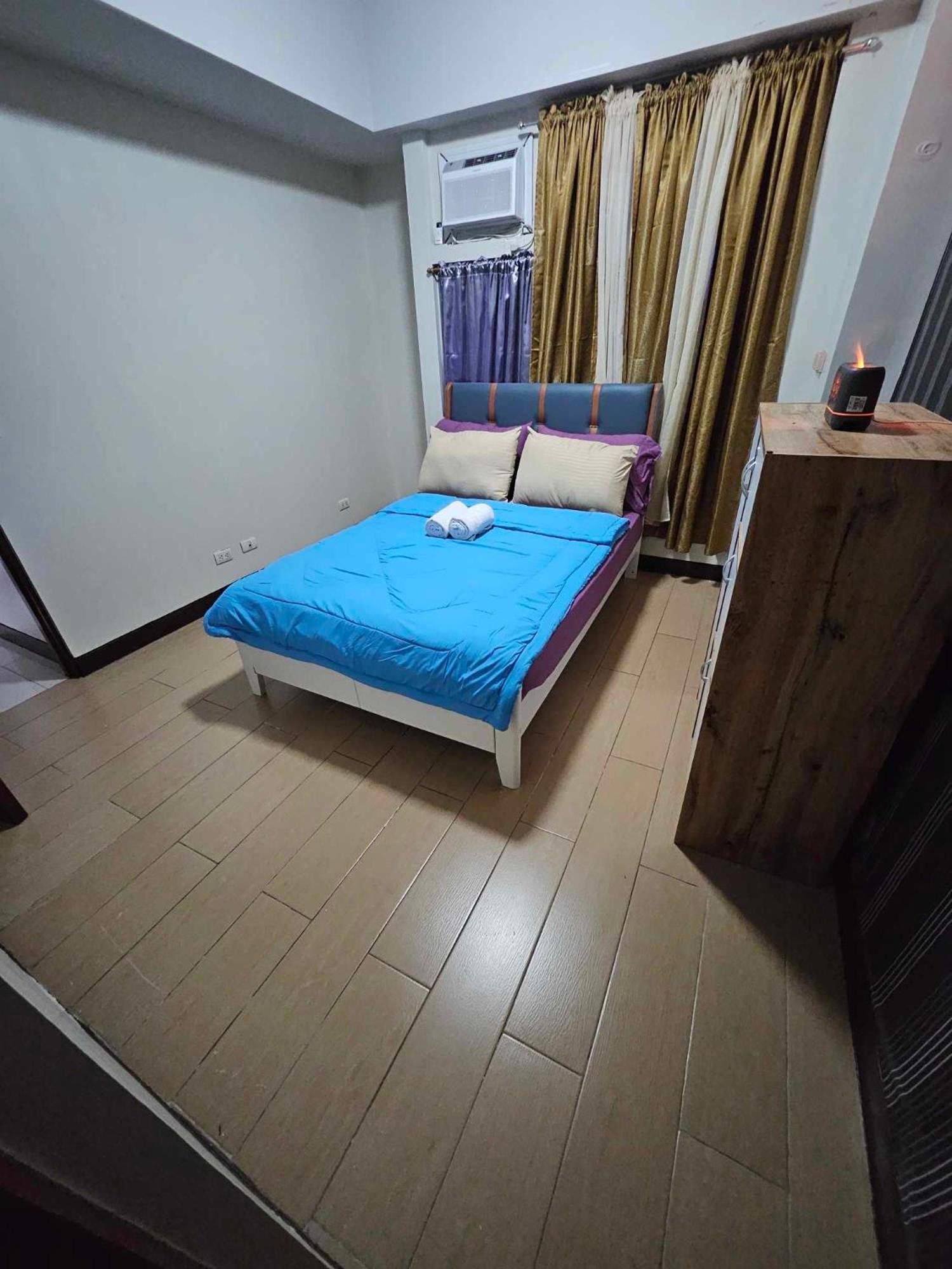 Cubao Manhattan Heights Unit 5A Tower C Кесон-Сити Экстерьер фото