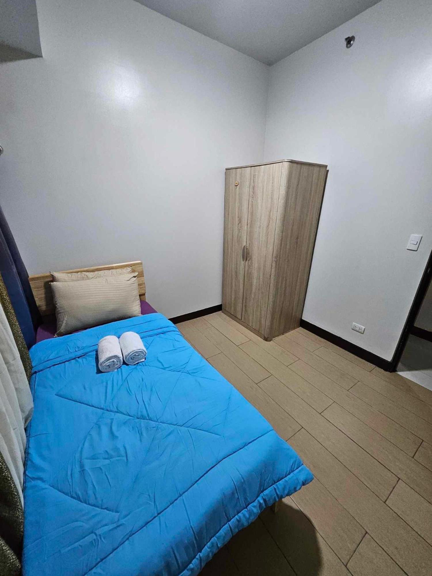 Cubao Manhattan Heights Unit 5A Tower C Кесон-Сити Экстерьер фото