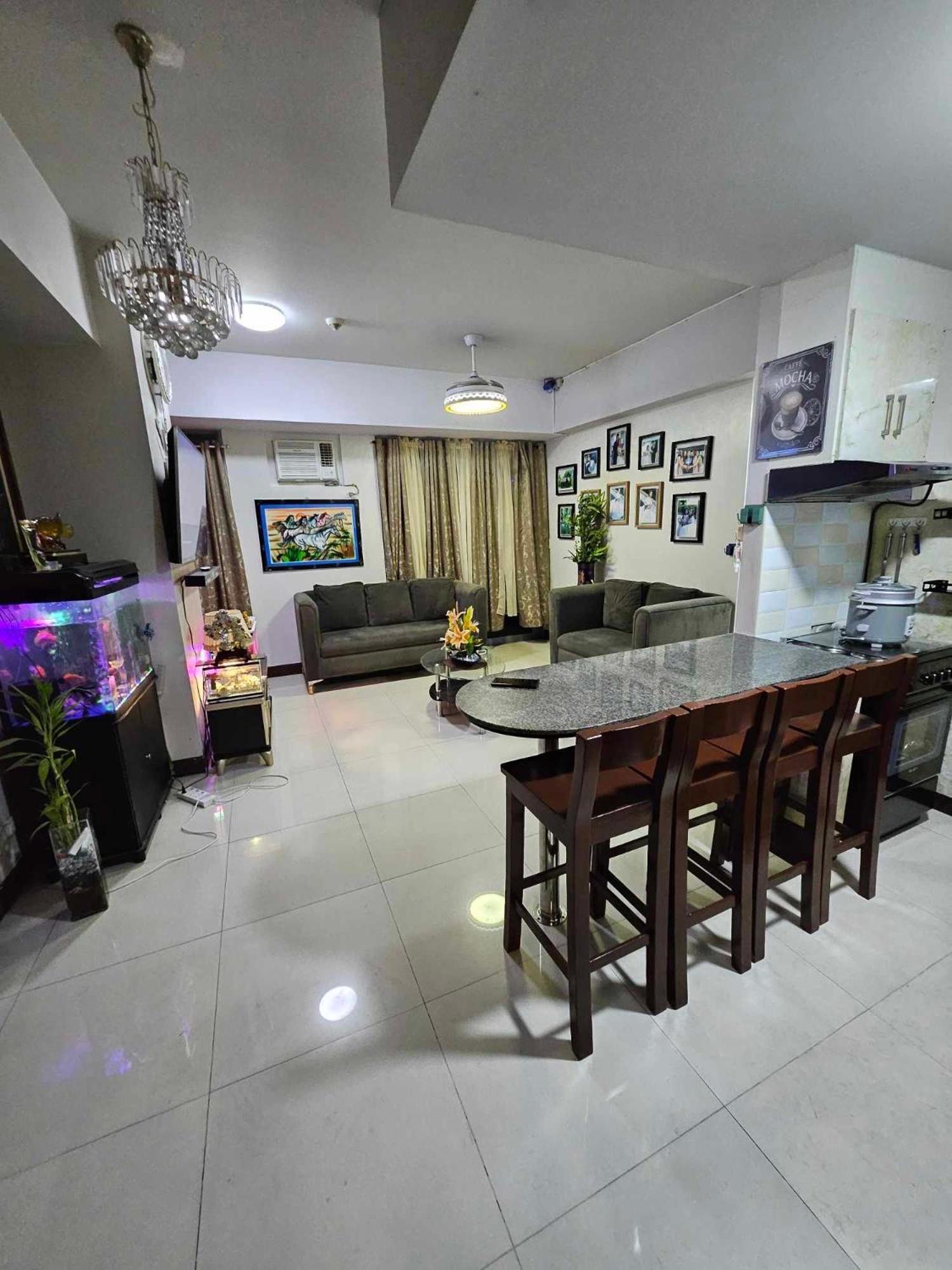 Cubao Manhattan Heights Unit 5A Tower C Кесон-Сити Экстерьер фото