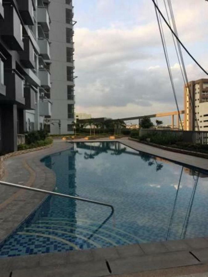 Cubao Manhattan Heights Unit 5A Tower C Кесон-Сити Экстерьер фото