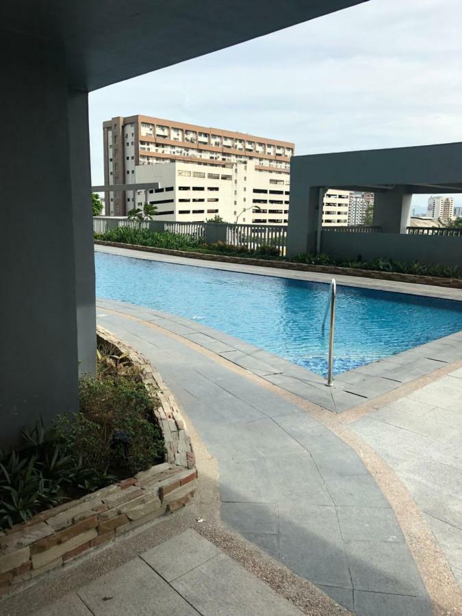 Cubao Manhattan Heights Unit 5A Tower C Кесон-Сити Экстерьер фото