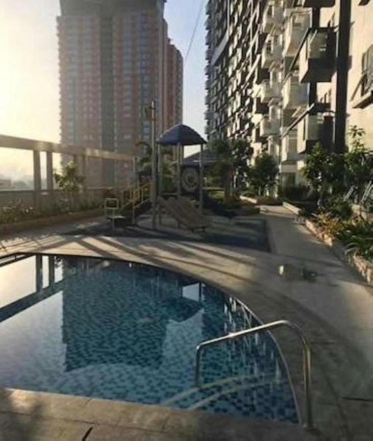 Cubao Manhattan Heights Unit 5A Tower C Кесон-Сити Экстерьер фото