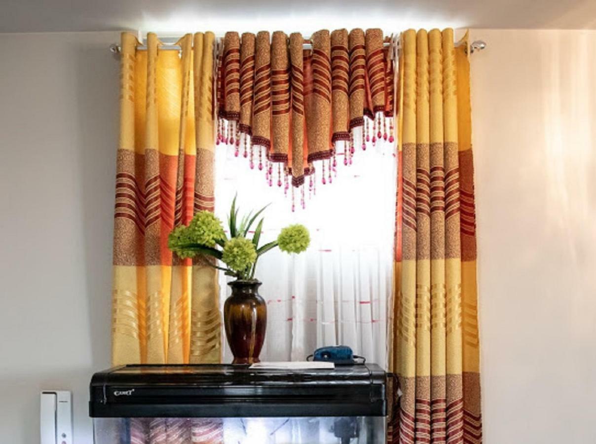 Cubao Manhattan Heights Unit 5A Tower C Кесон-Сити Экстерьер фото