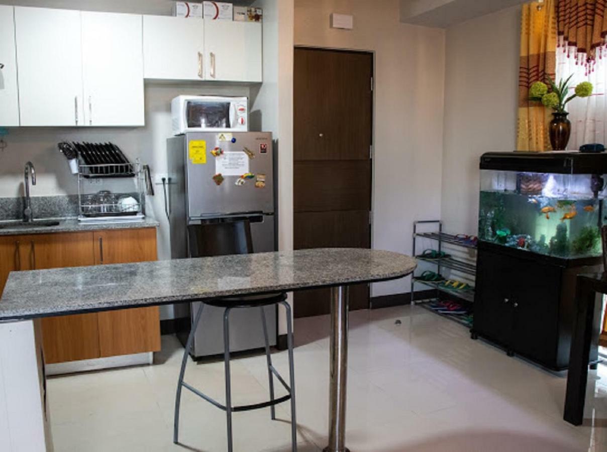 Cubao Manhattan Heights Unit 5A Tower C Кесон-Сити Экстерьер фото