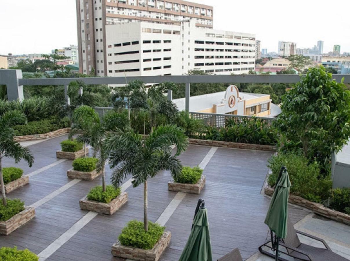 Cubao Manhattan Heights Unit 5A Tower C Кесон-Сити Экстерьер фото