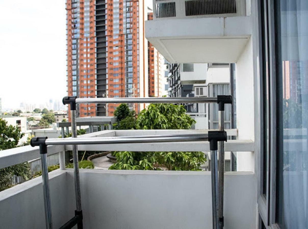 Cubao Manhattan Heights Unit 5A Tower C Кесон-Сити Экстерьер фото